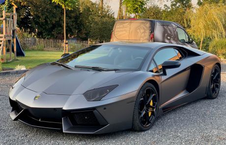 Aventador voorkant satin dark grey